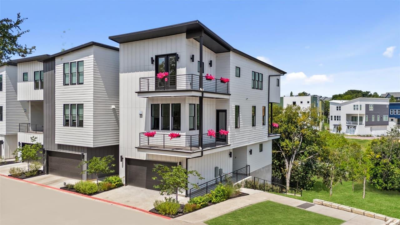 4916  Meller Gdns