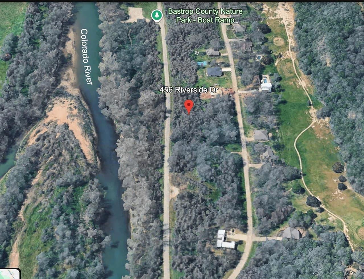 456  Riverside Dr