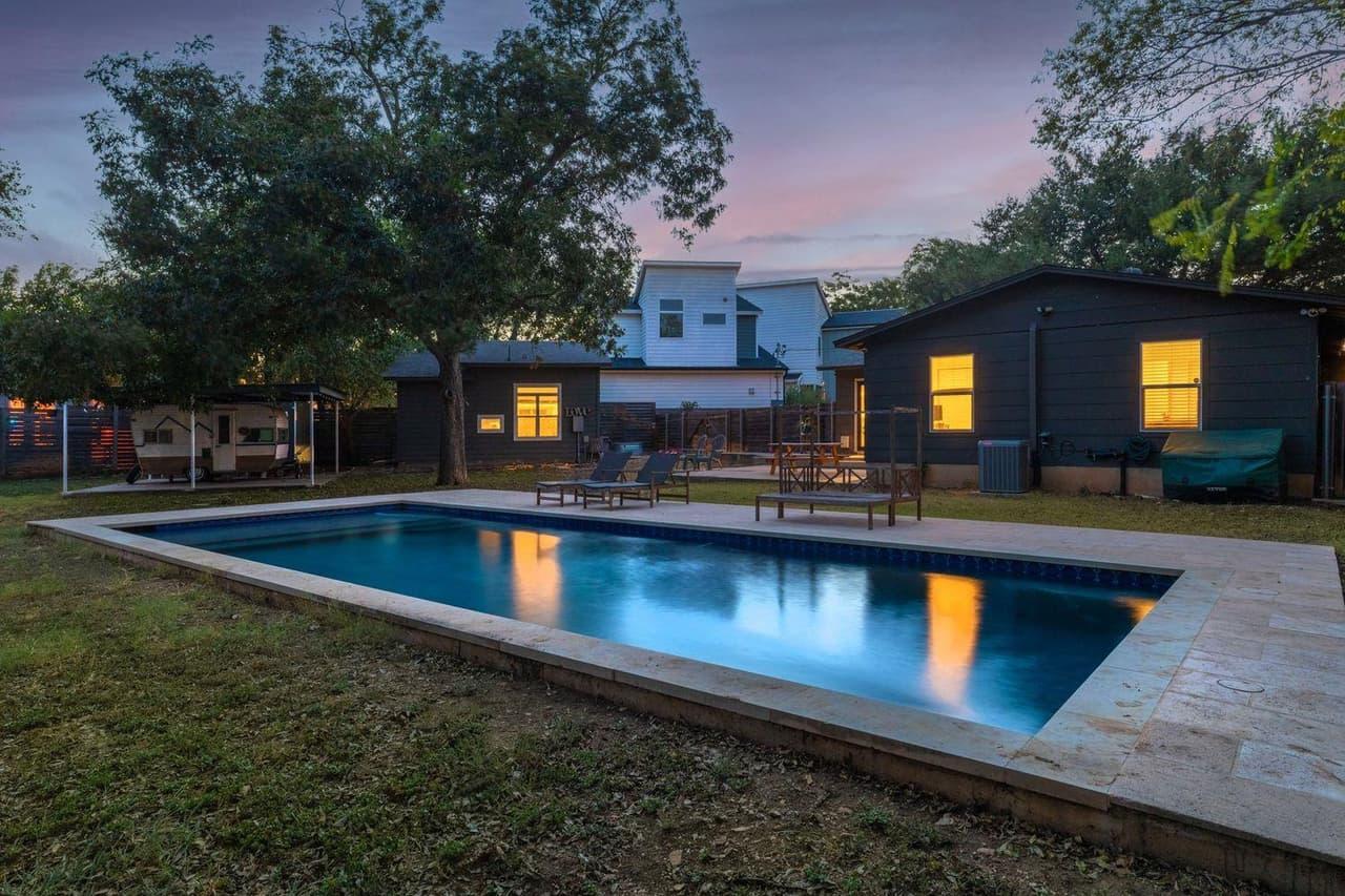 901  Saint Elmo Cir