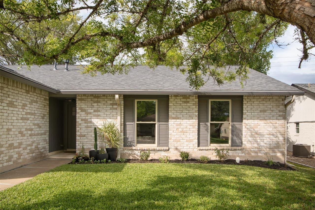 304  Skyloop Dr
