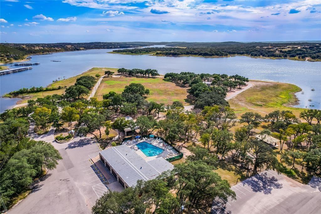 21402  Highland Lake Dr photo 5