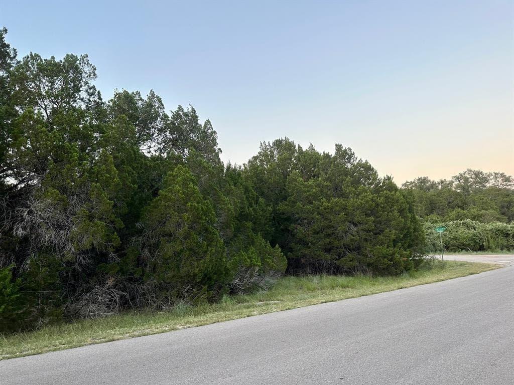 21402  Highland Lake Dr photo 6