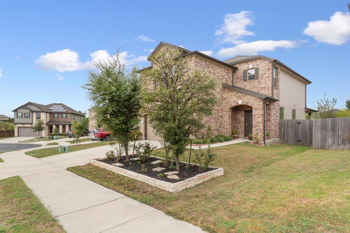 209  Bougainvillea Loop photo 2