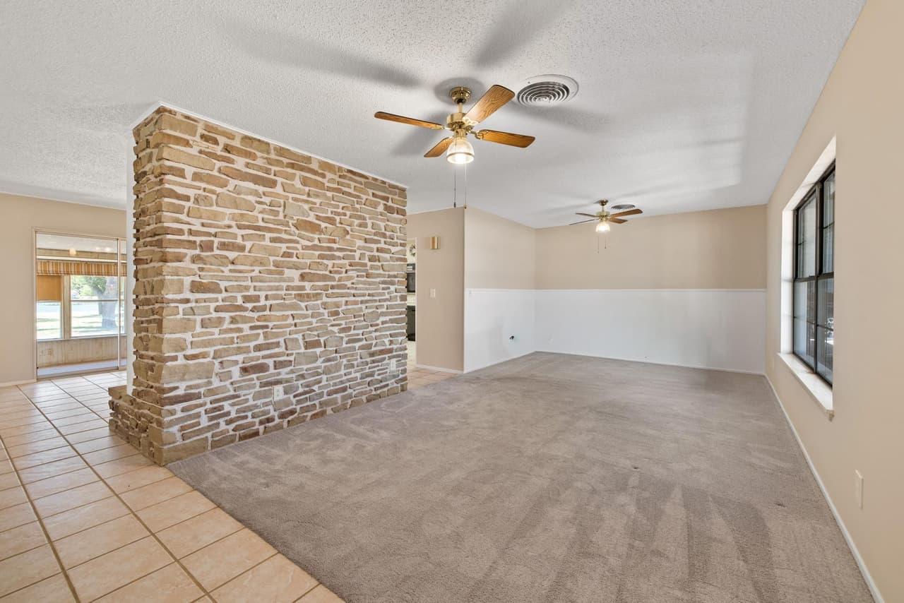 606  Cedar Dr photo 4