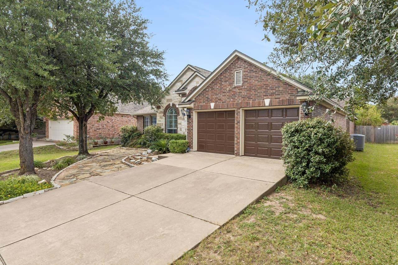 16305  Almaden Dr photo 2
