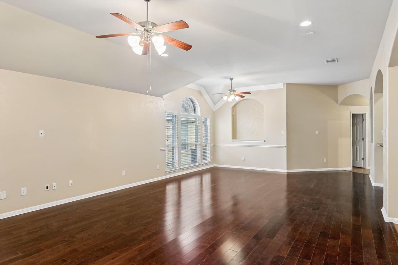 16305  Almaden Dr photo 5