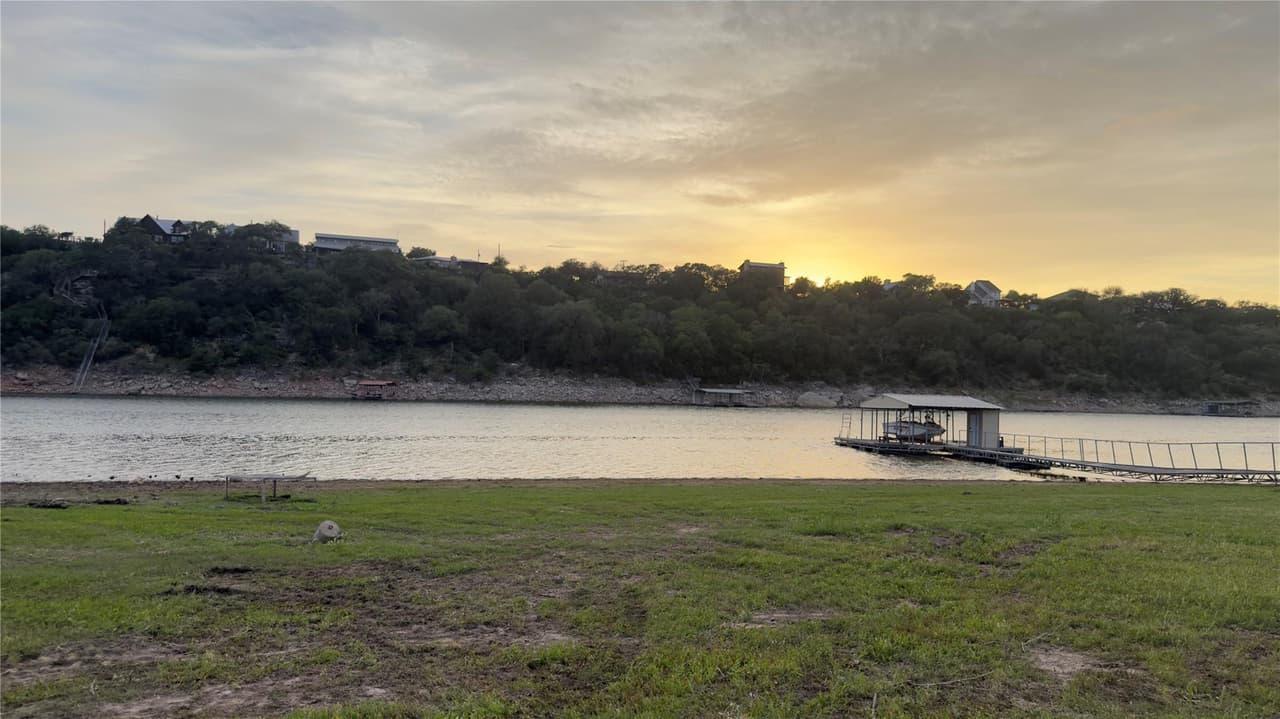 25113  Lake View Dr