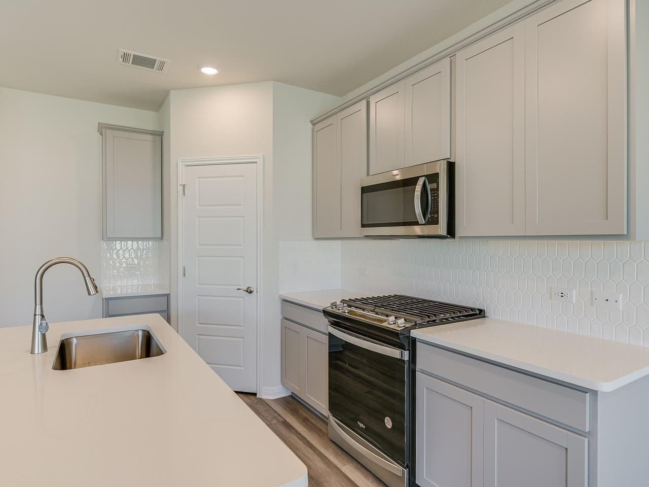 631  Wild Spur Ln   photo 3