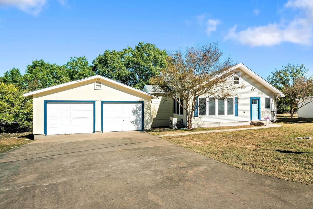 1025  Lake Shore Dr photo 3
