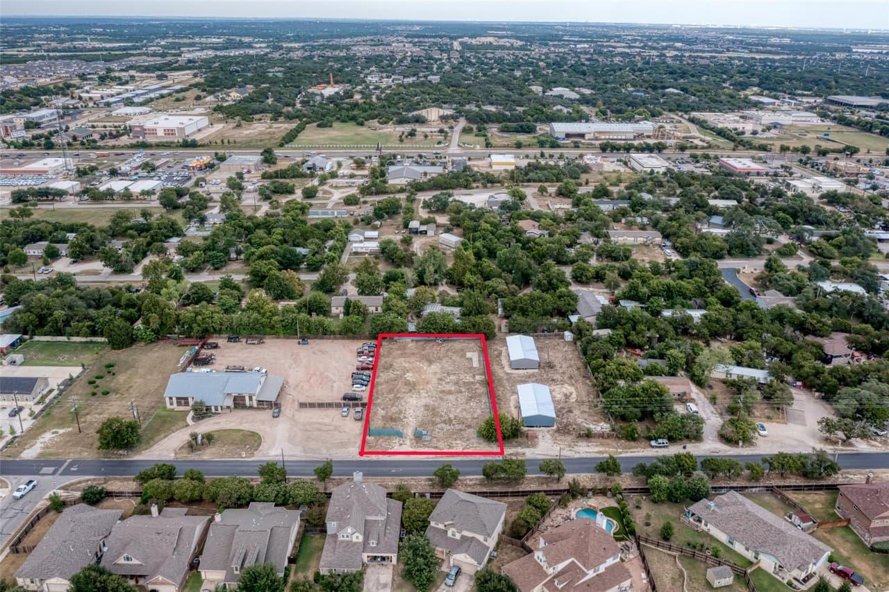 1004 S West Dr photo 5