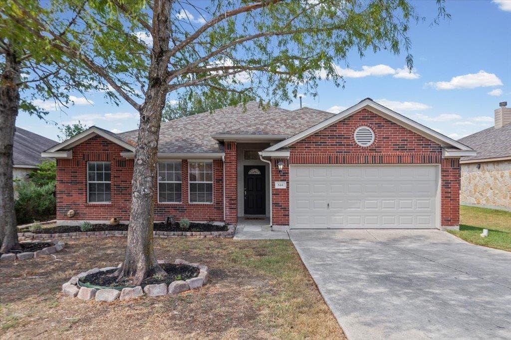 844  Dark Horse Ln