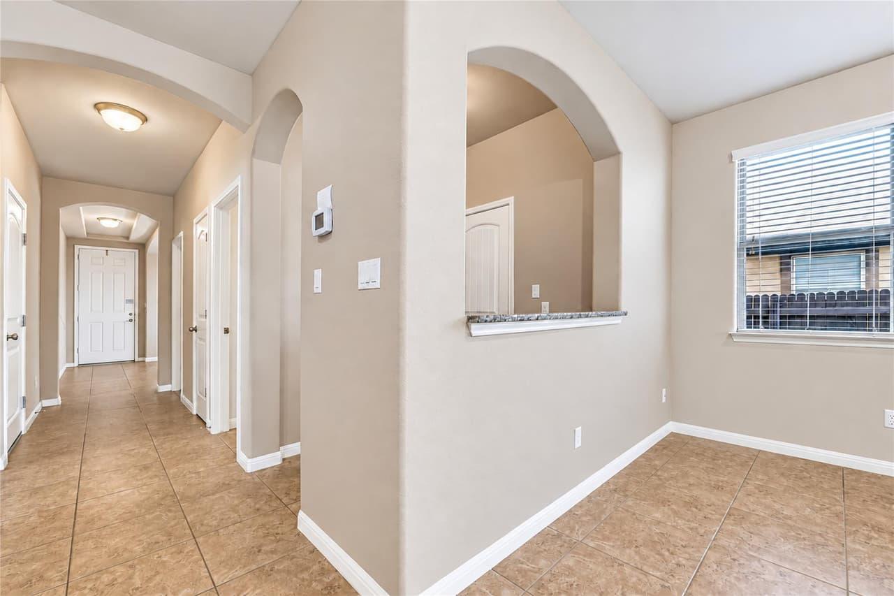 140  Brockston Dr photo 3