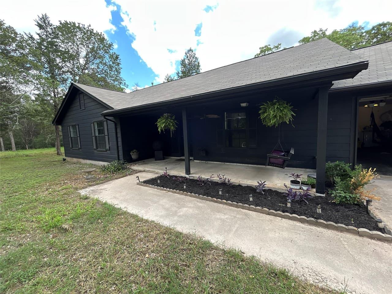 120  Rocky Ln