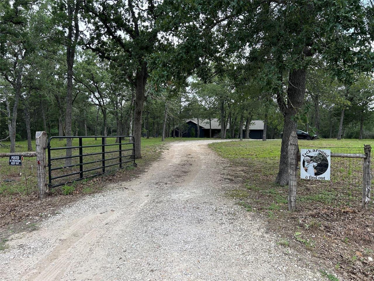 120  Rocky Ln photo 4