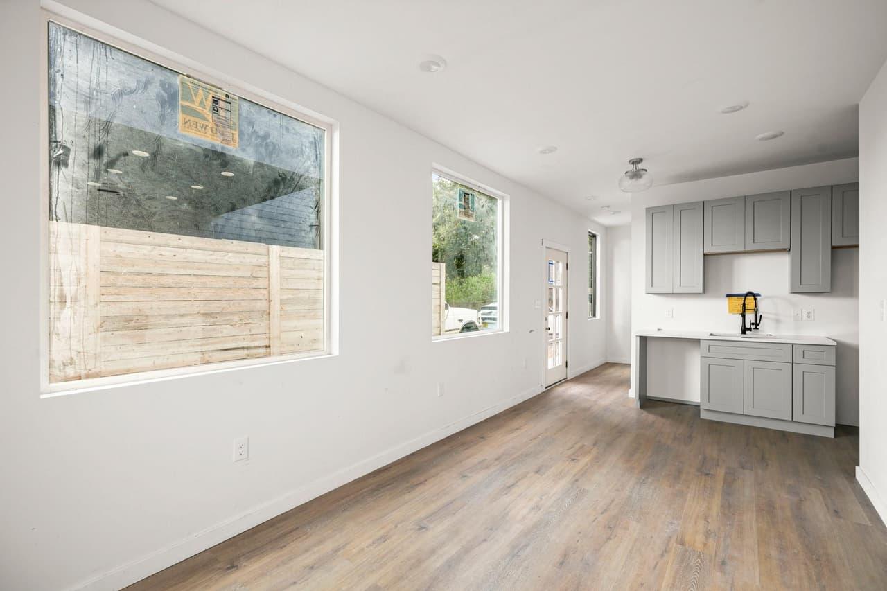 1706  Redd St  #2 photo 2