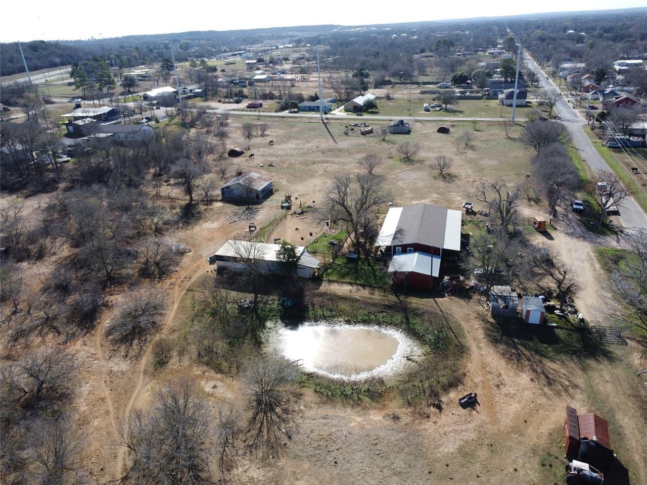 2603  Pecan St photo 3