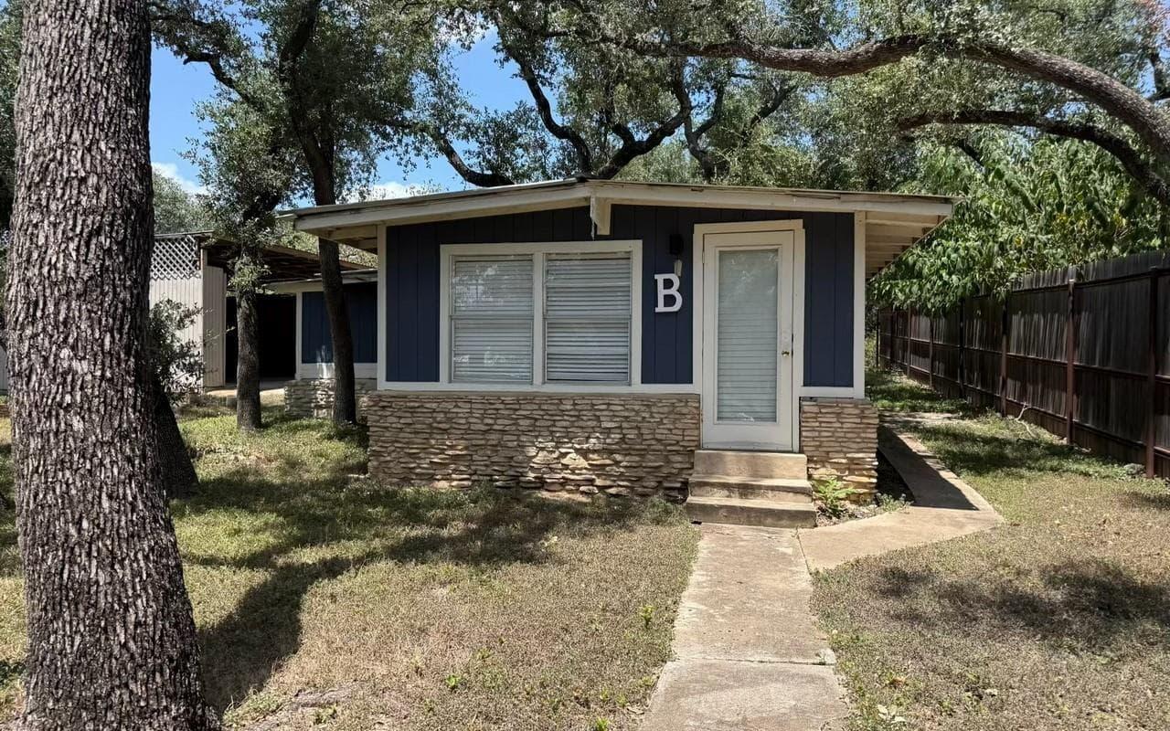 14802  Arrowhead Dr photo 3