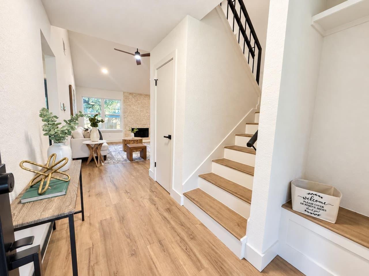 7020  Riverton Dr photo 2