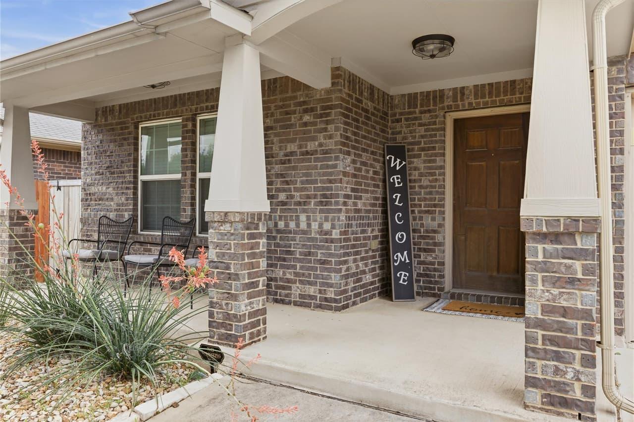 486  Pond View Pass photo 4