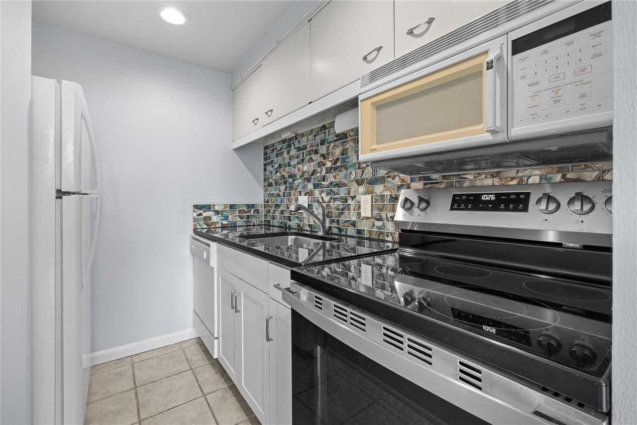 1801  Lavaca St  #3B photo 5