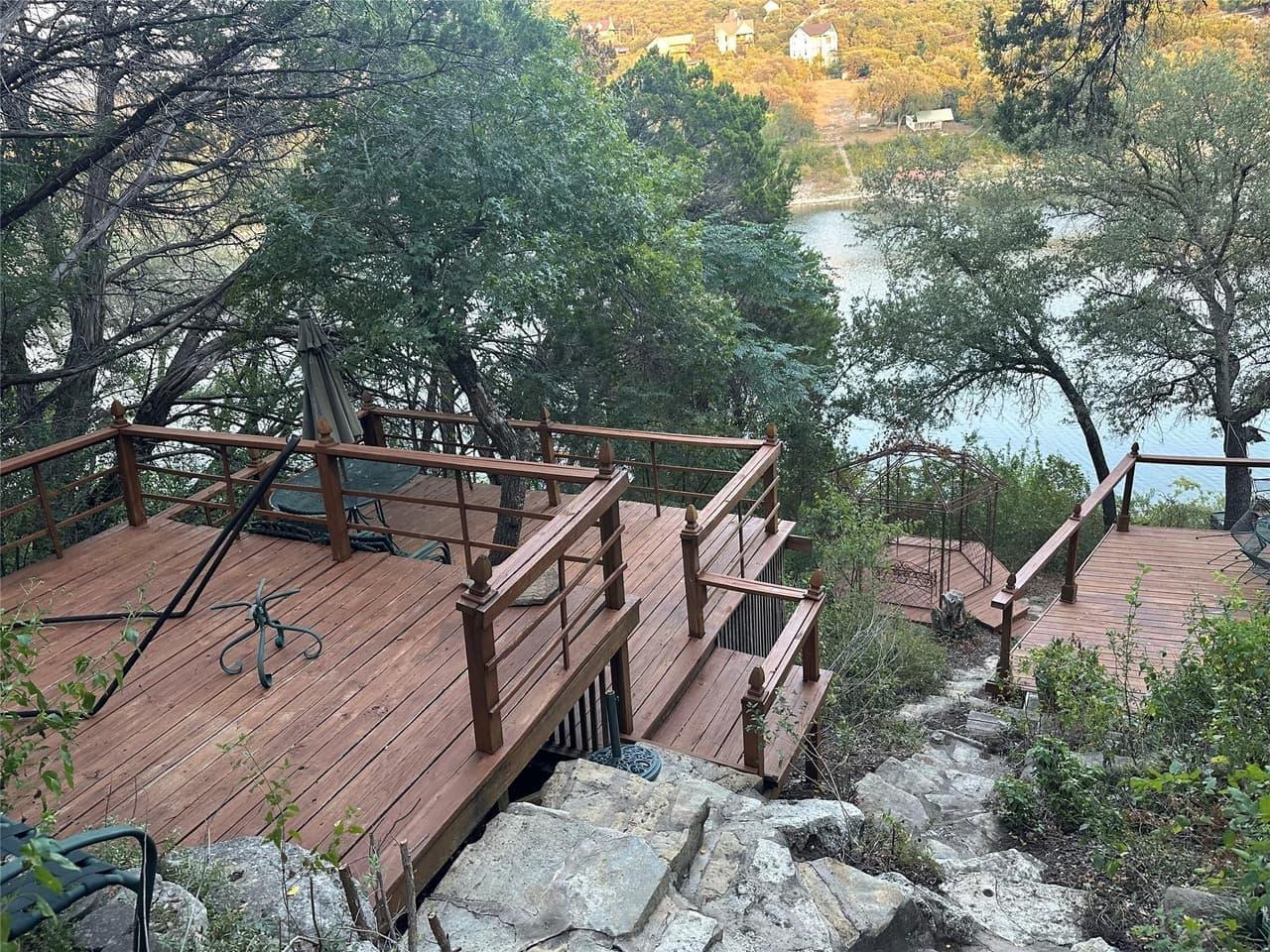 10903  Lakeside Dr photo 4