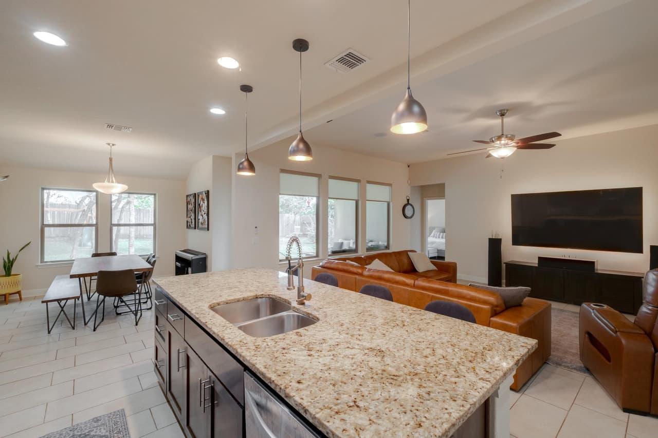 823  Lone Star Dr photo 4