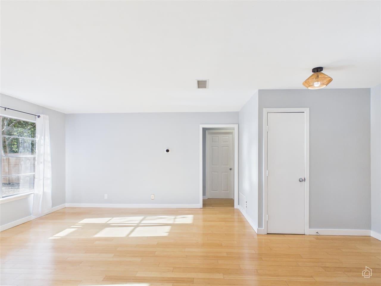 4907  Manchester Cir photo 2