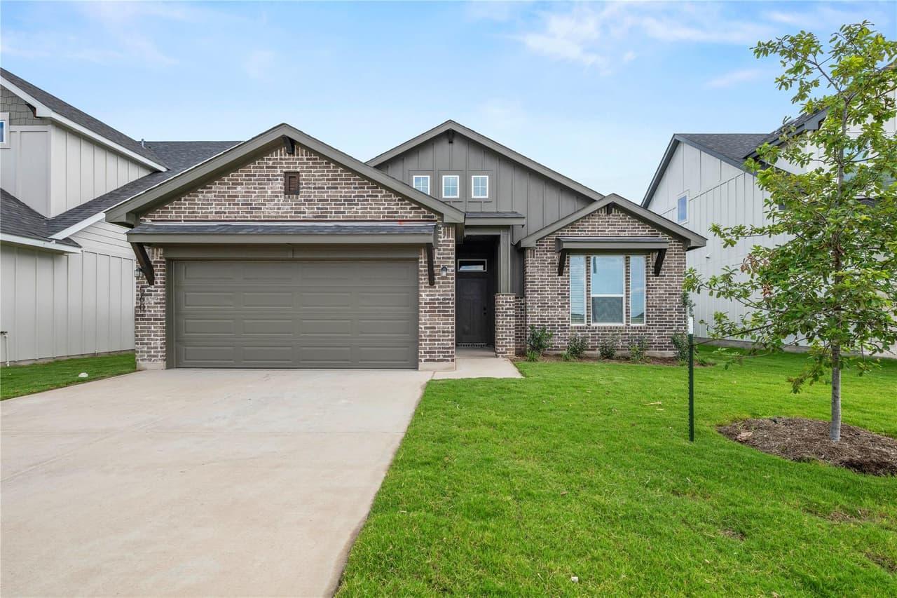560  Gus Loop