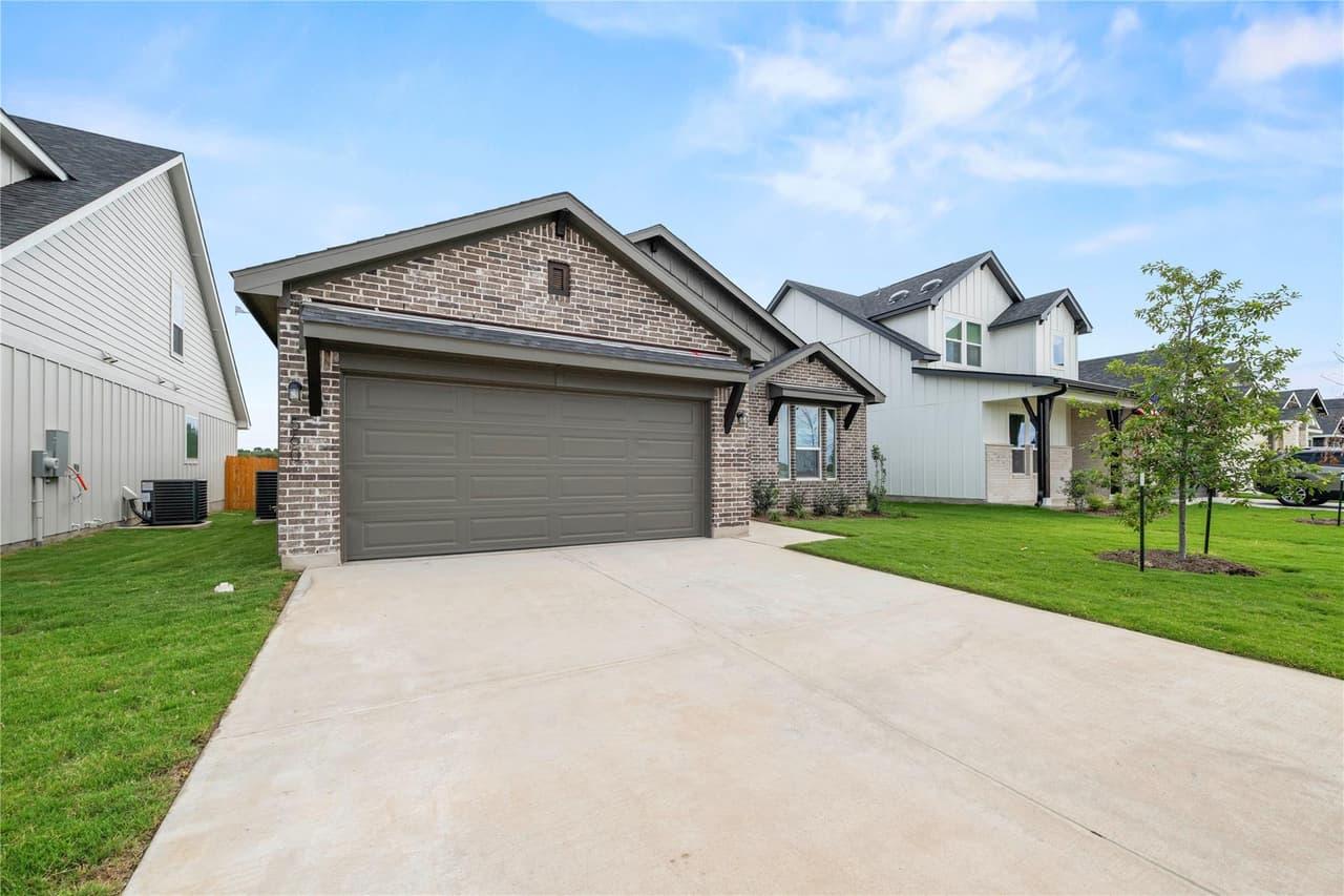 560  Gus Loop photo 2