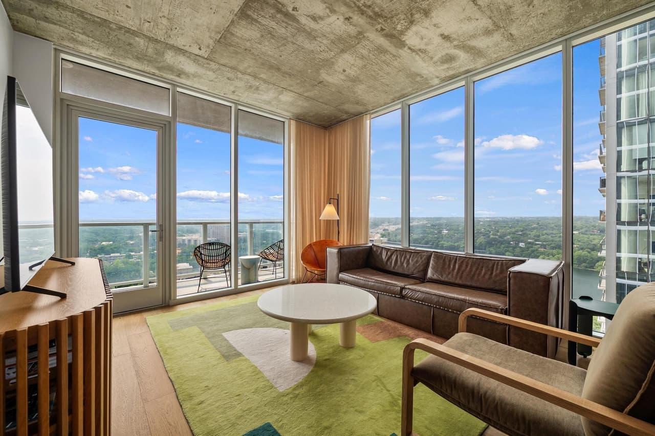 48  East Ave  #2108