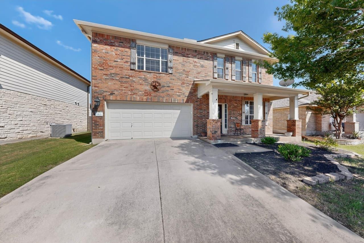 19121  Mangan Way photo 2