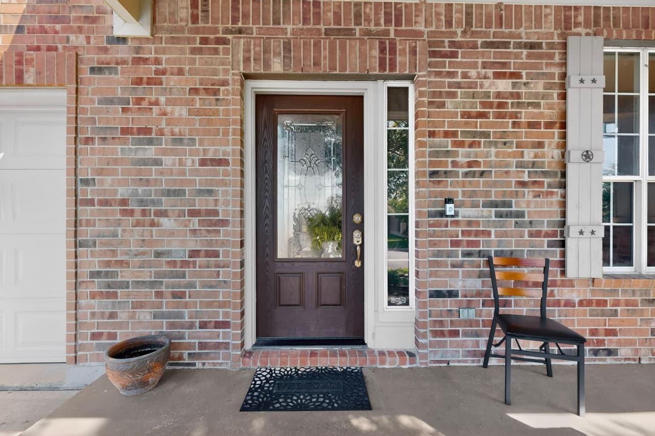 19121  Mangan Way photo 4