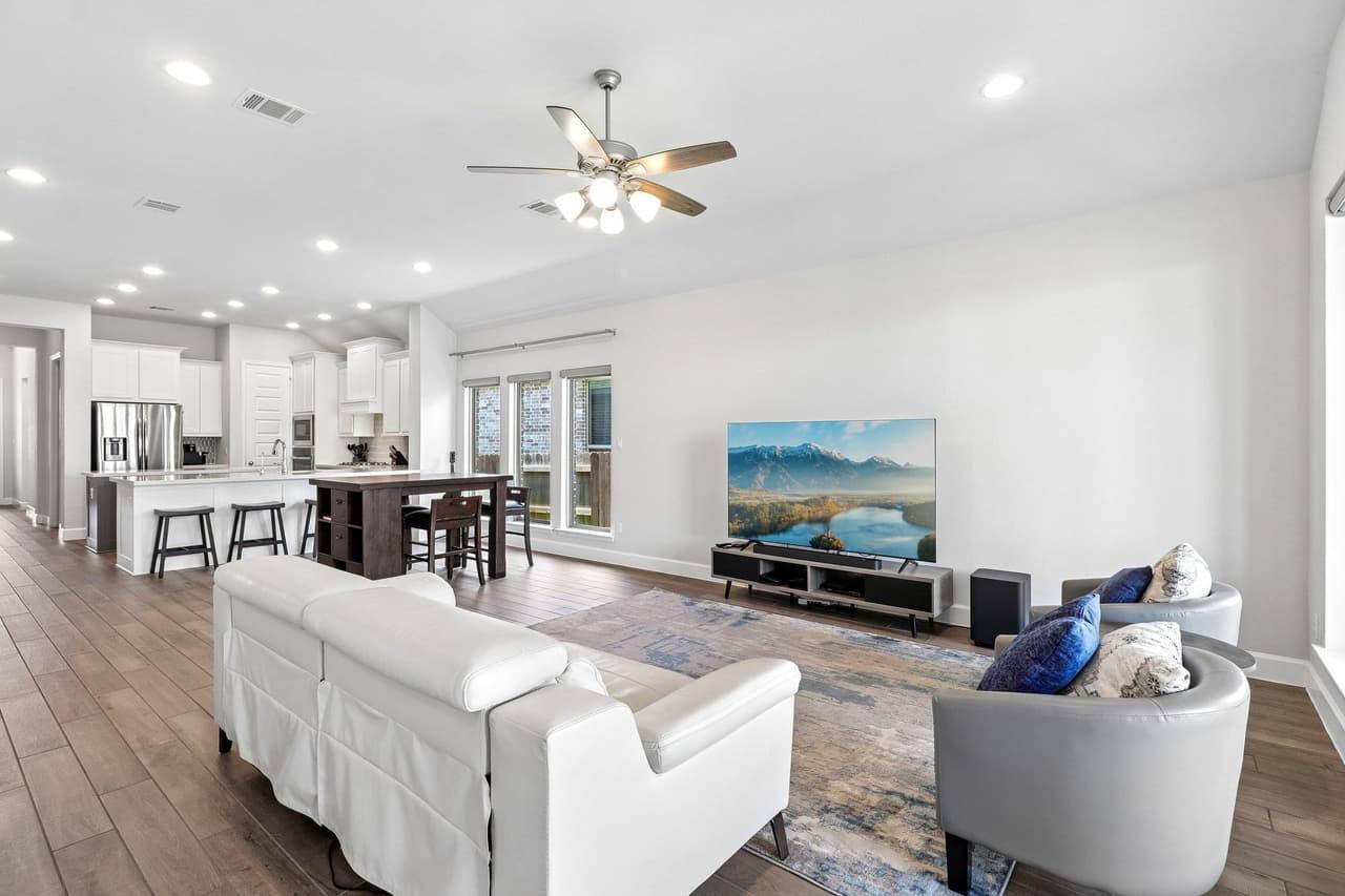 112  Chinaberry Bnd photo 3