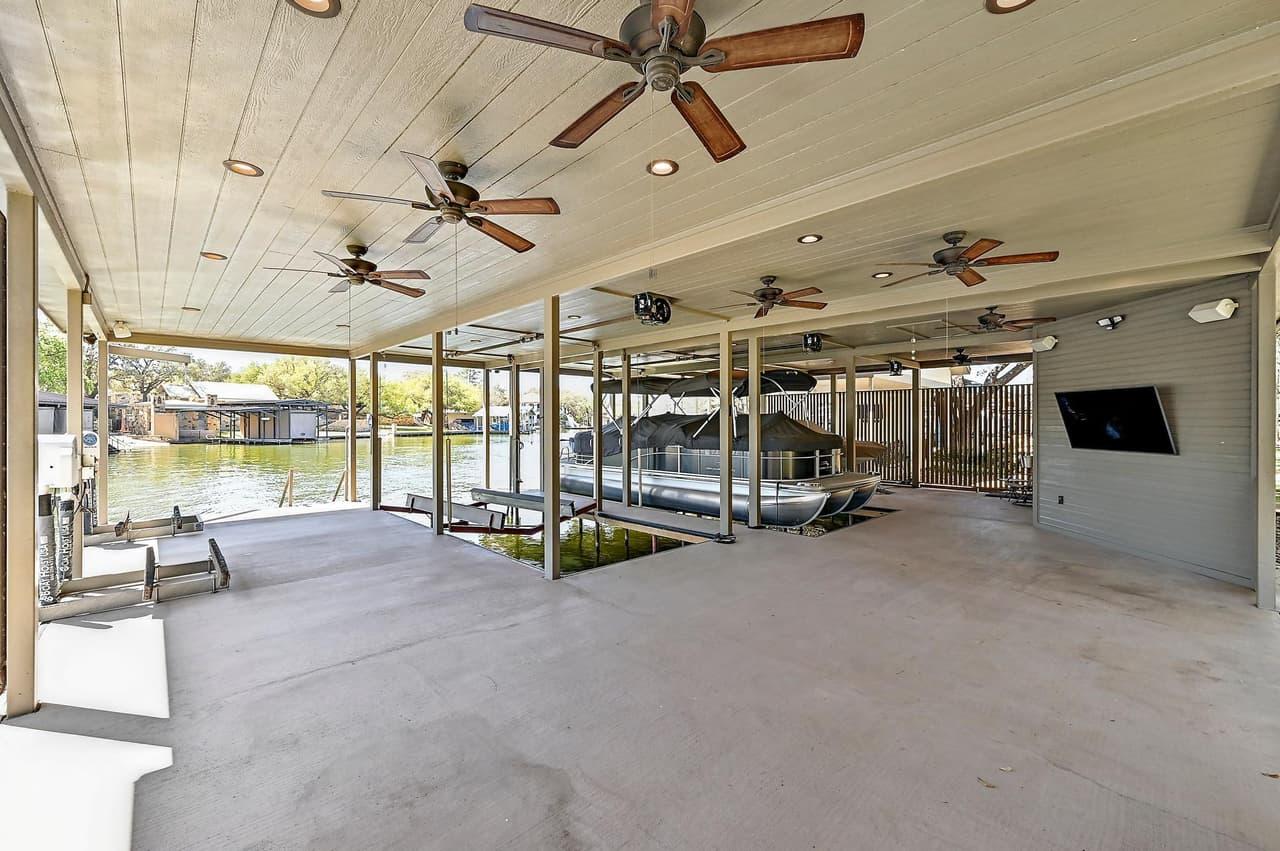 2210  Fredwoods Dr photo 5