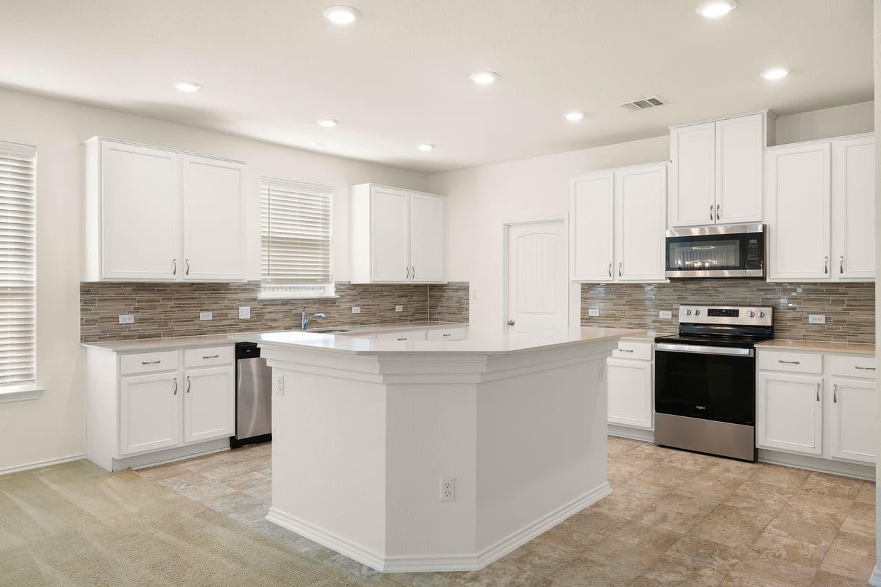 404  Lynwood Gold Way photo 3