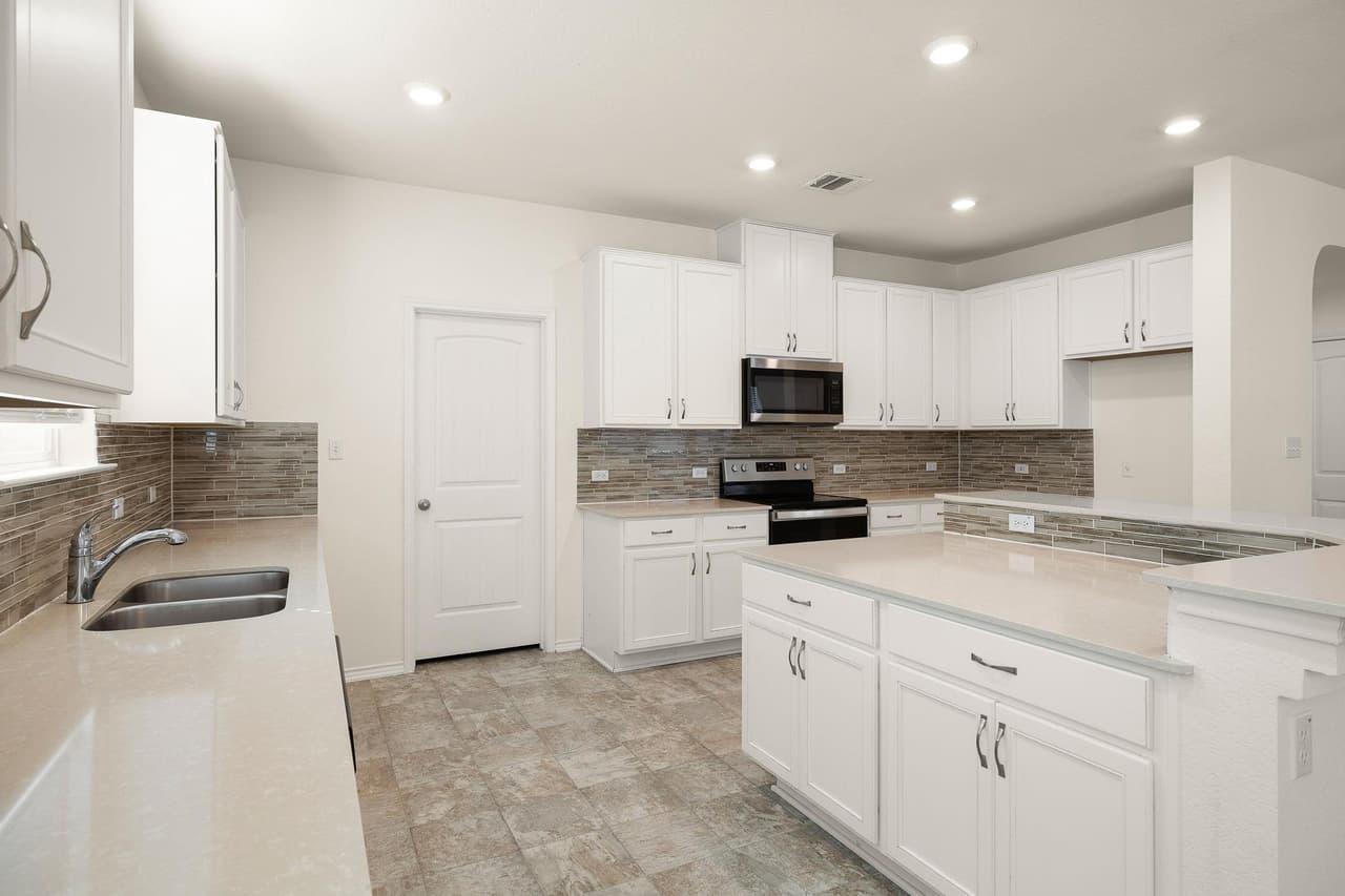 404  Lynwood Gold Way photo 5