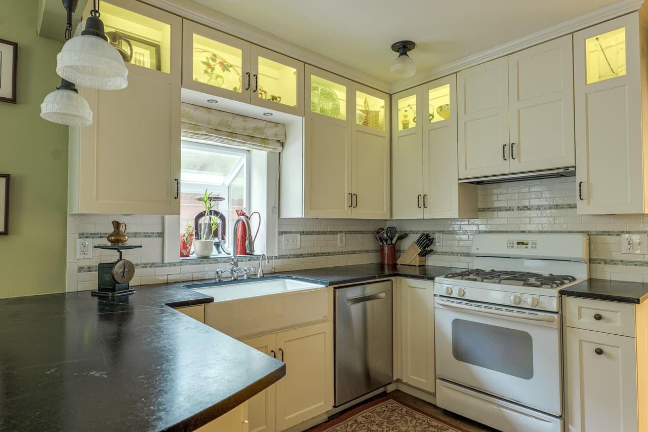 1609  Woodlawn Blvd photo 2
