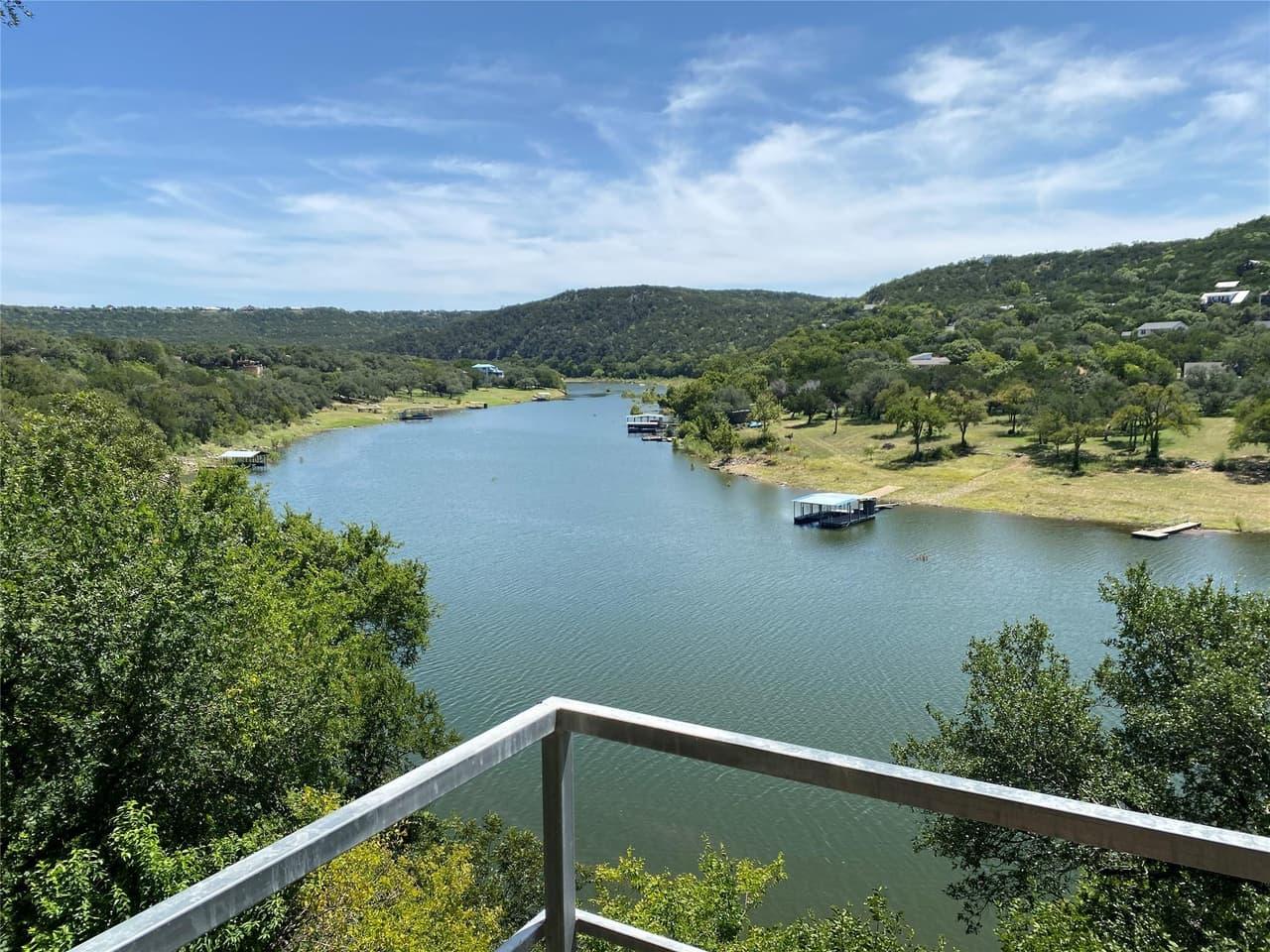 11119  Lakeside Dr photo 3