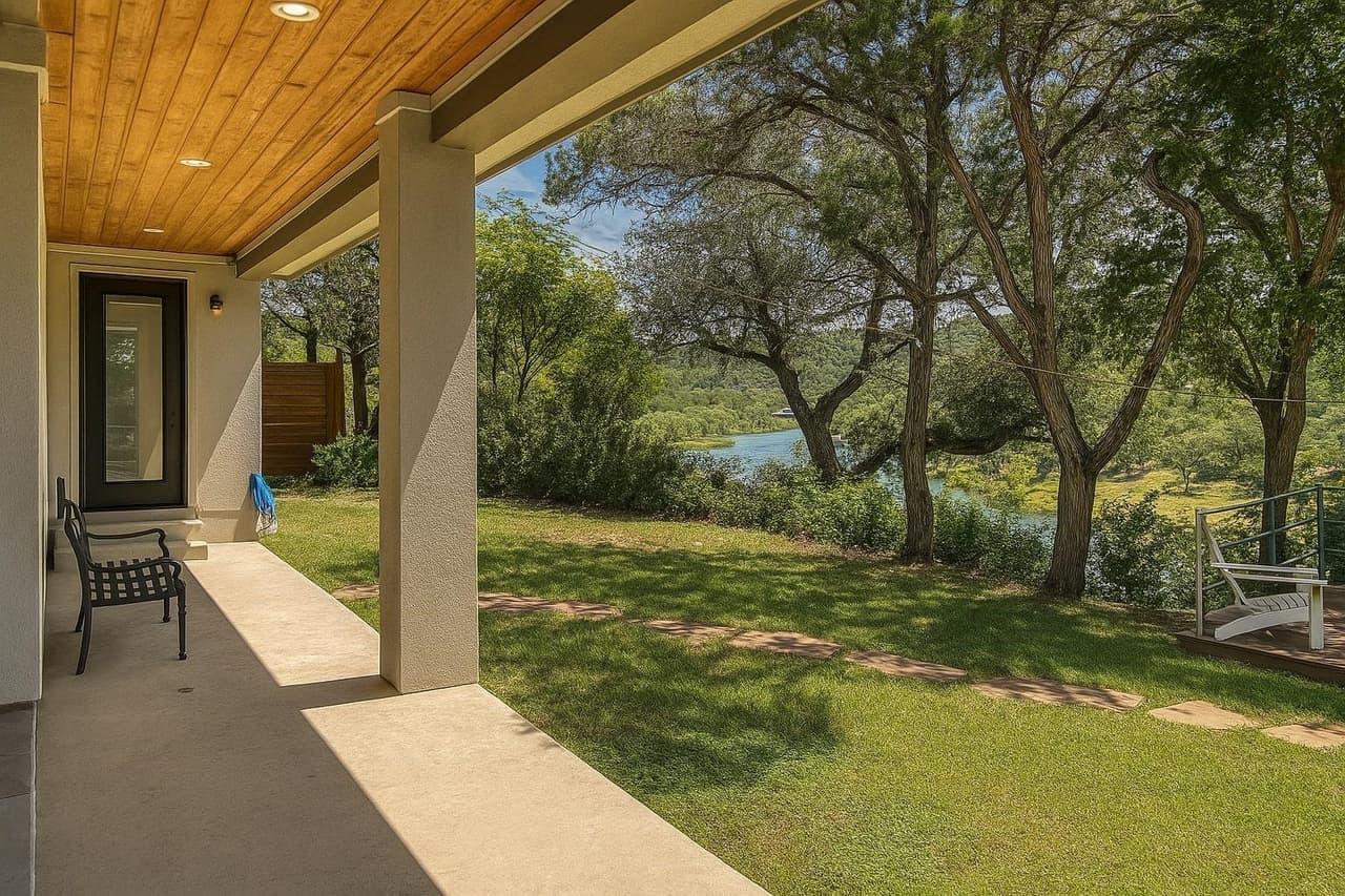 11119  Lakeside Dr photo 4