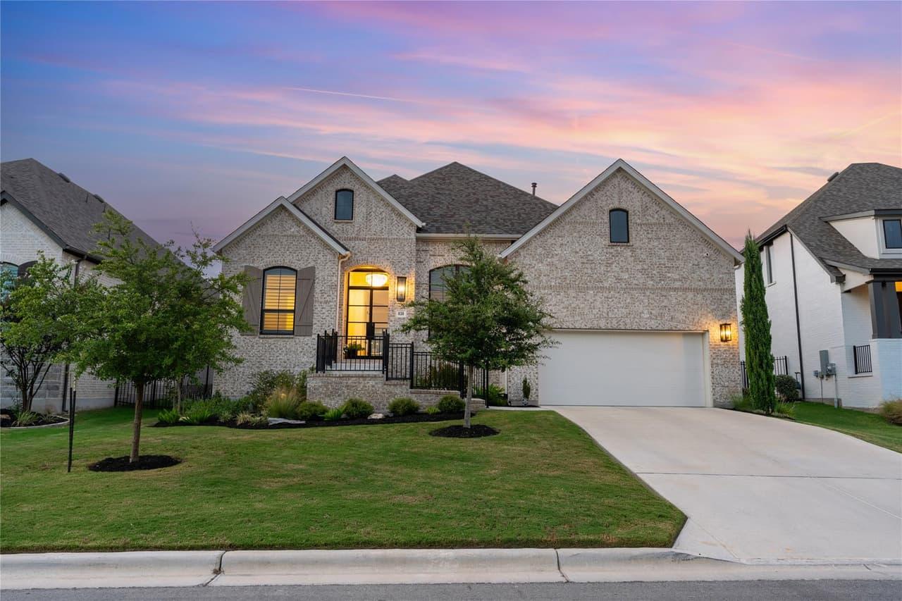 838  Pear Tree Ln photo 2