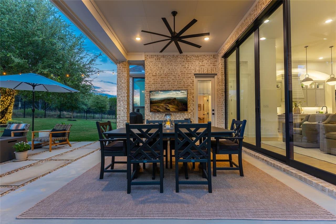 838  Pear Tree Ln photo 3