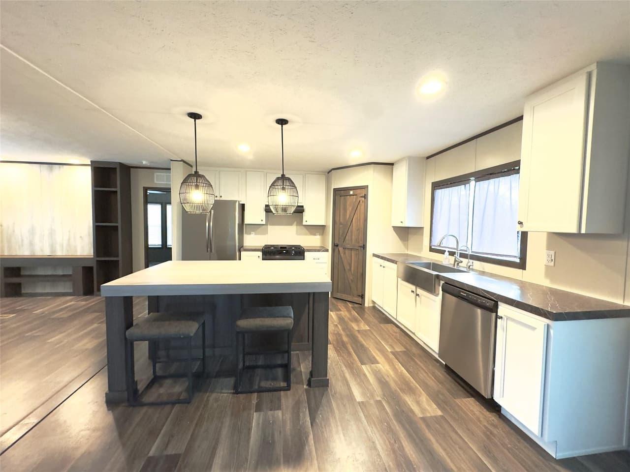 268  Flaming Oak Dr photo 3