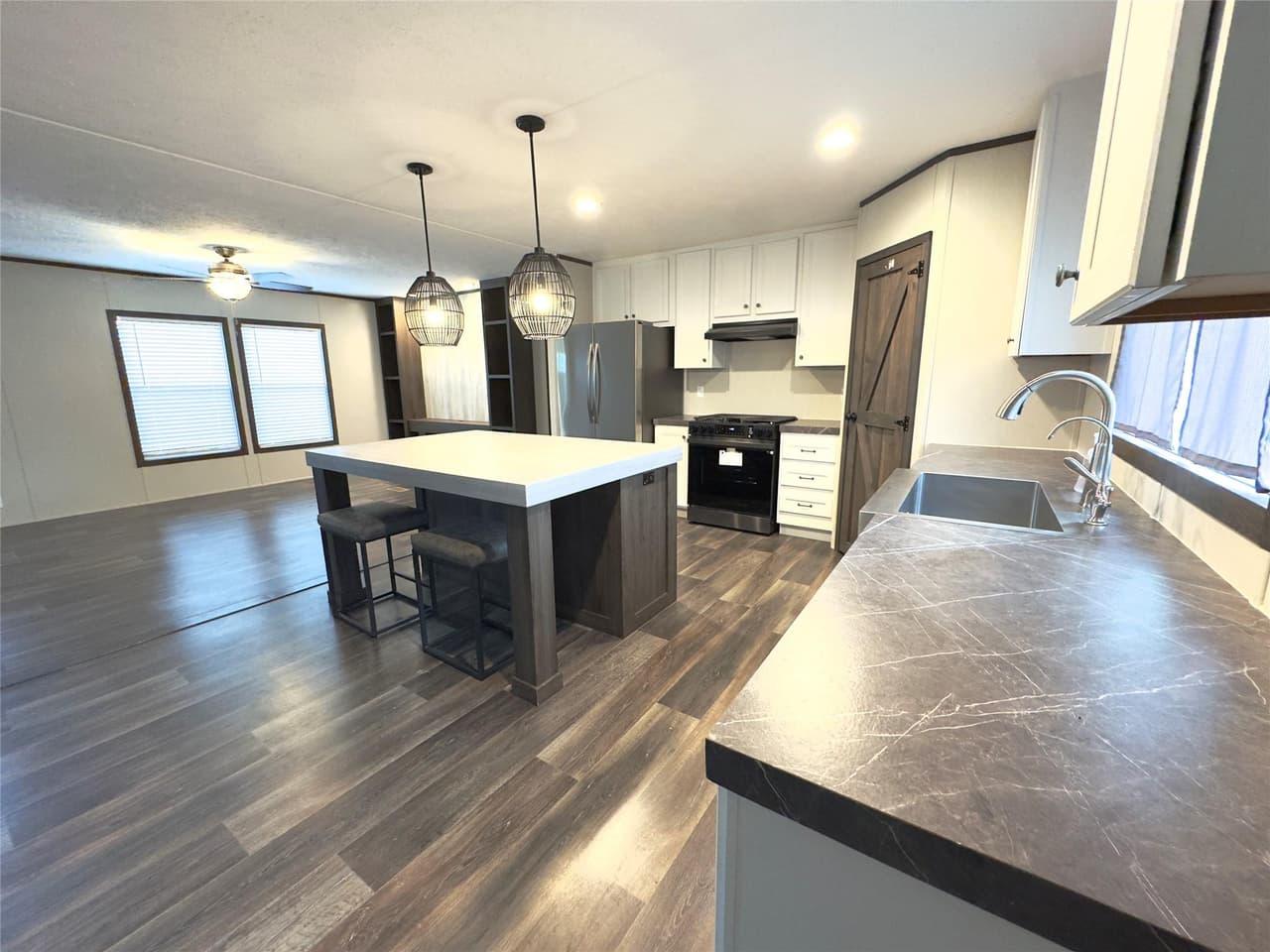268  Flaming Oak Dr photo 4