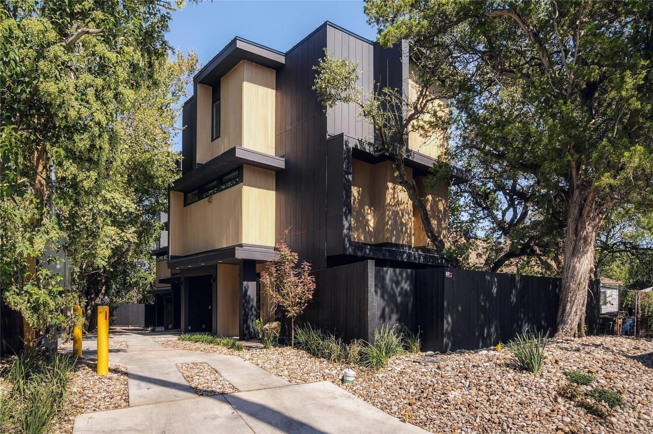 1002 W Johanna St  #1