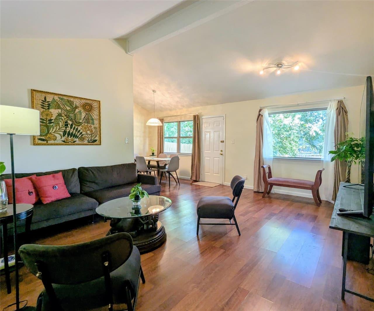 2423  Village Walk photo 5