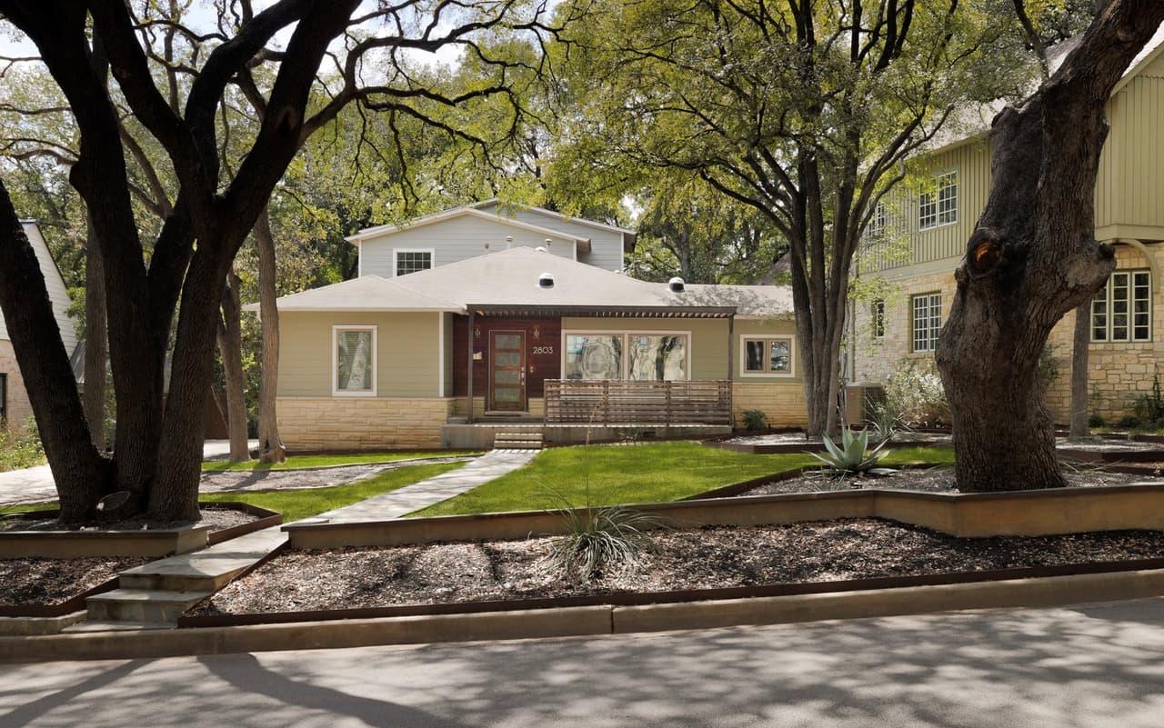 2803  Bridle Path photo 2
