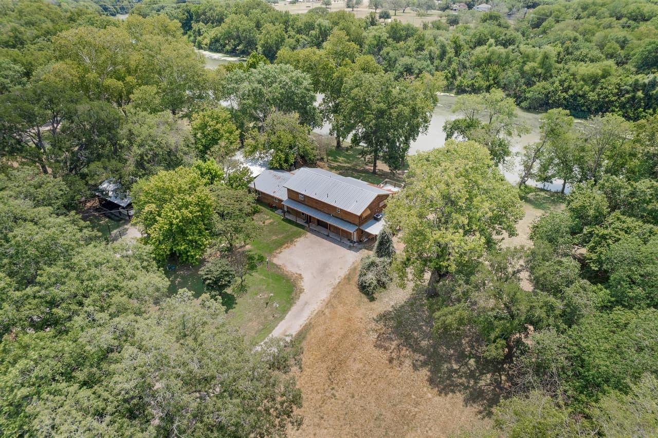 315  Riverwood Dr