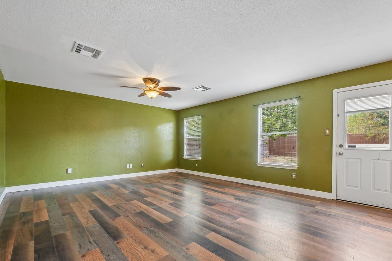 263  Quarter Ave photo 6