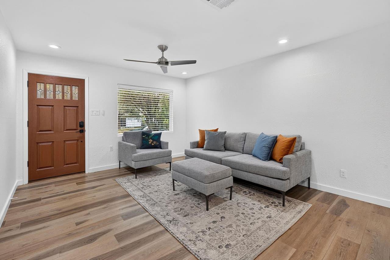 204  Chippendale Ave photo 2