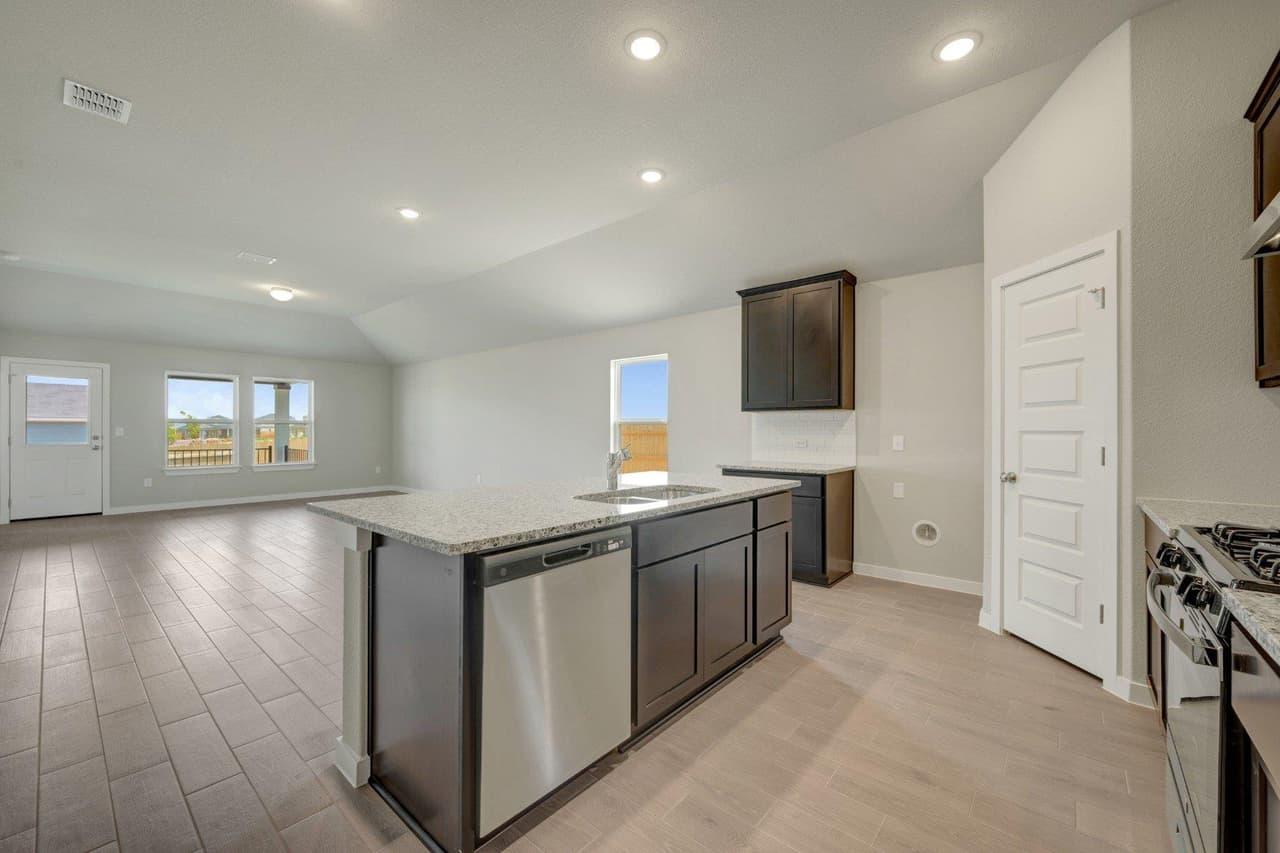 10116  Majestic Hawk Way photo 2